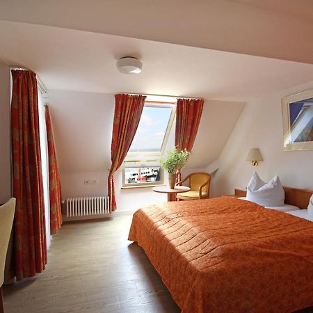 Hotel Schiff Am See Konstanz Bagian luar foto