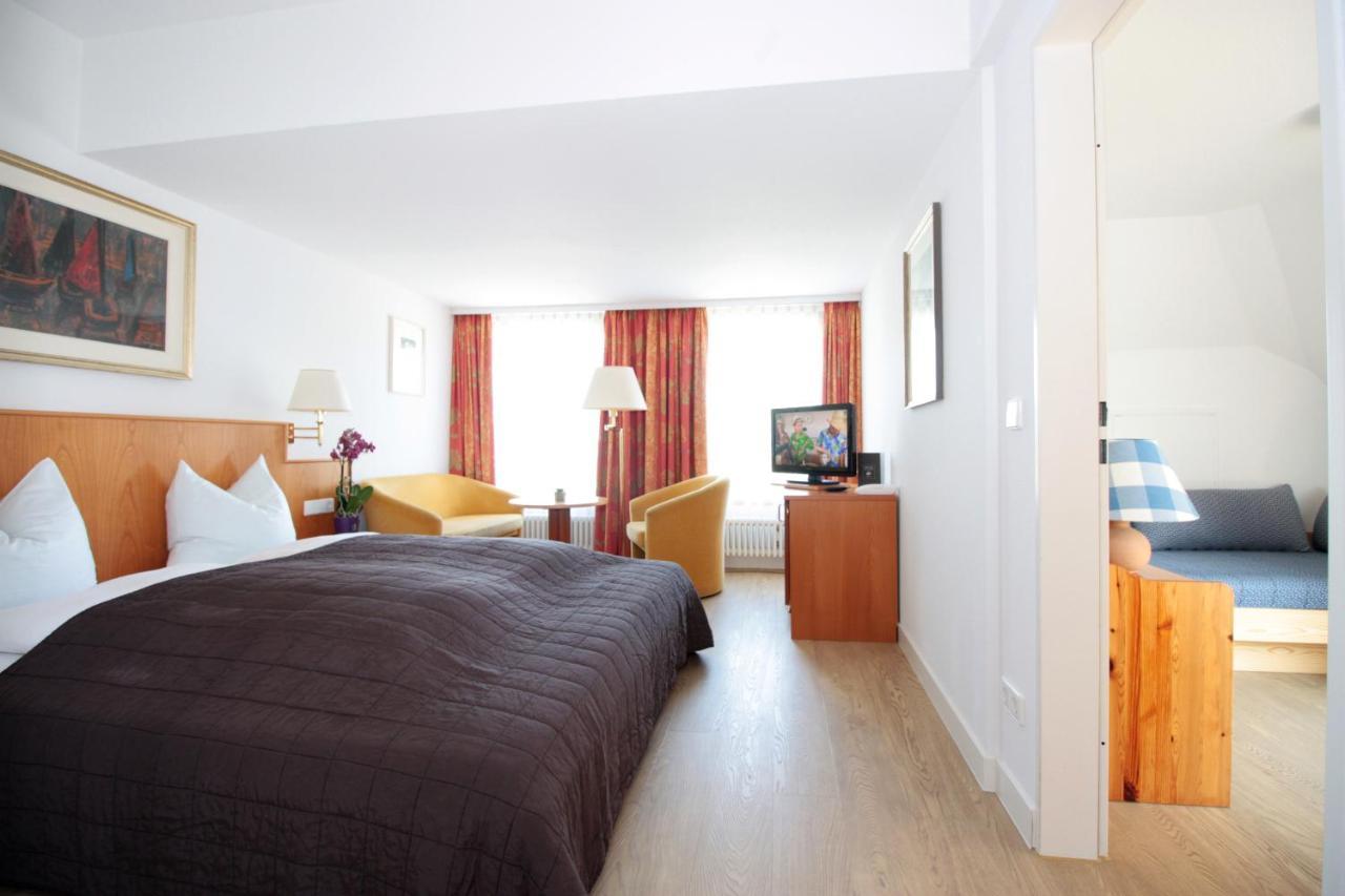 Hotel Schiff Am See Konstanz Bagian luar foto
