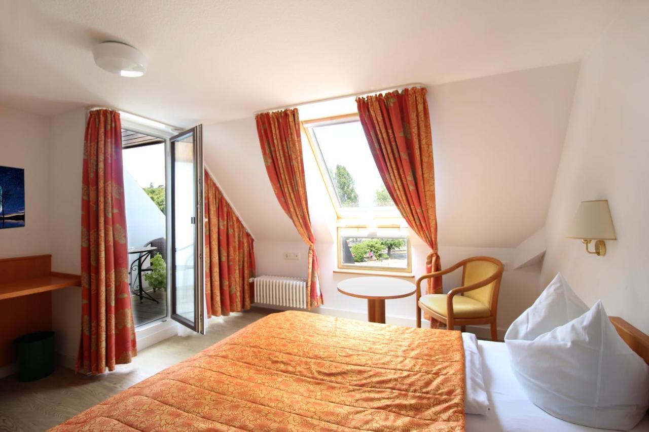Hotel Schiff Am See Konstanz Bagian luar foto